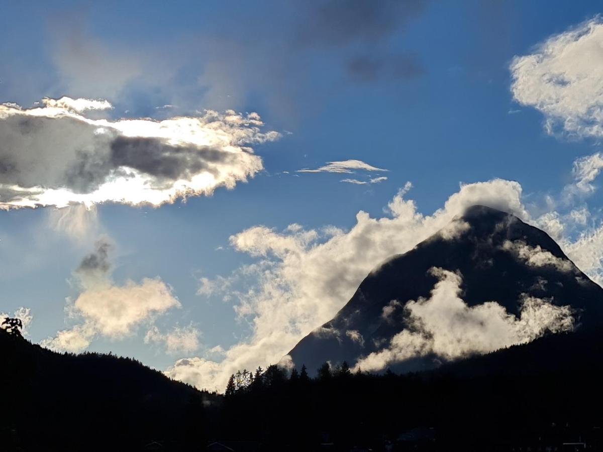 Das Kronen Hotel Seefeld in Tirol Bagian luar foto